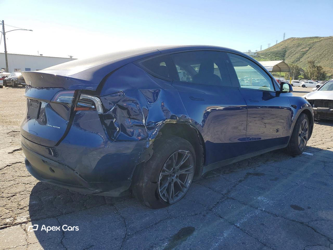Tesla Model Y 2025