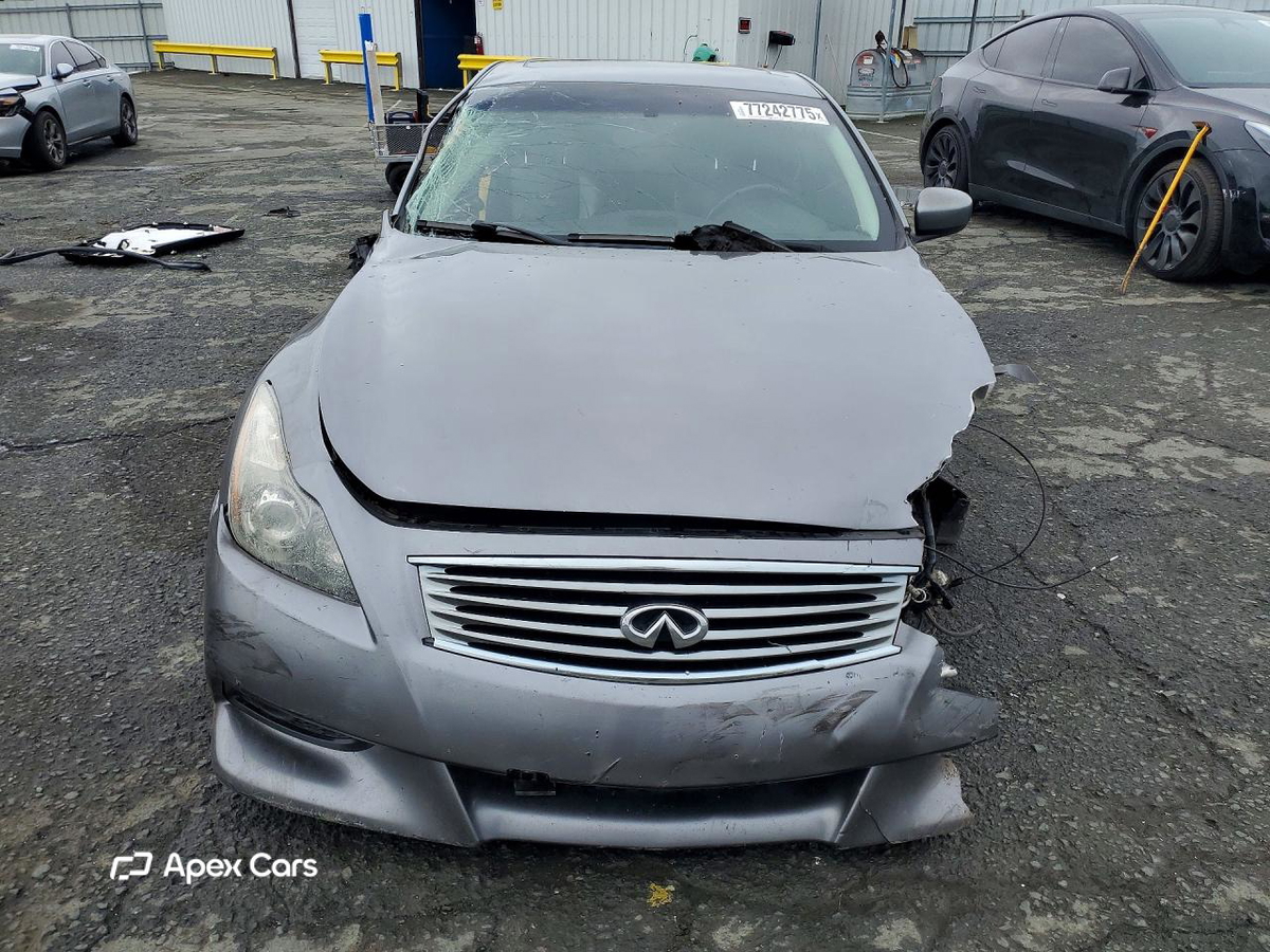 Infiniti G 2011