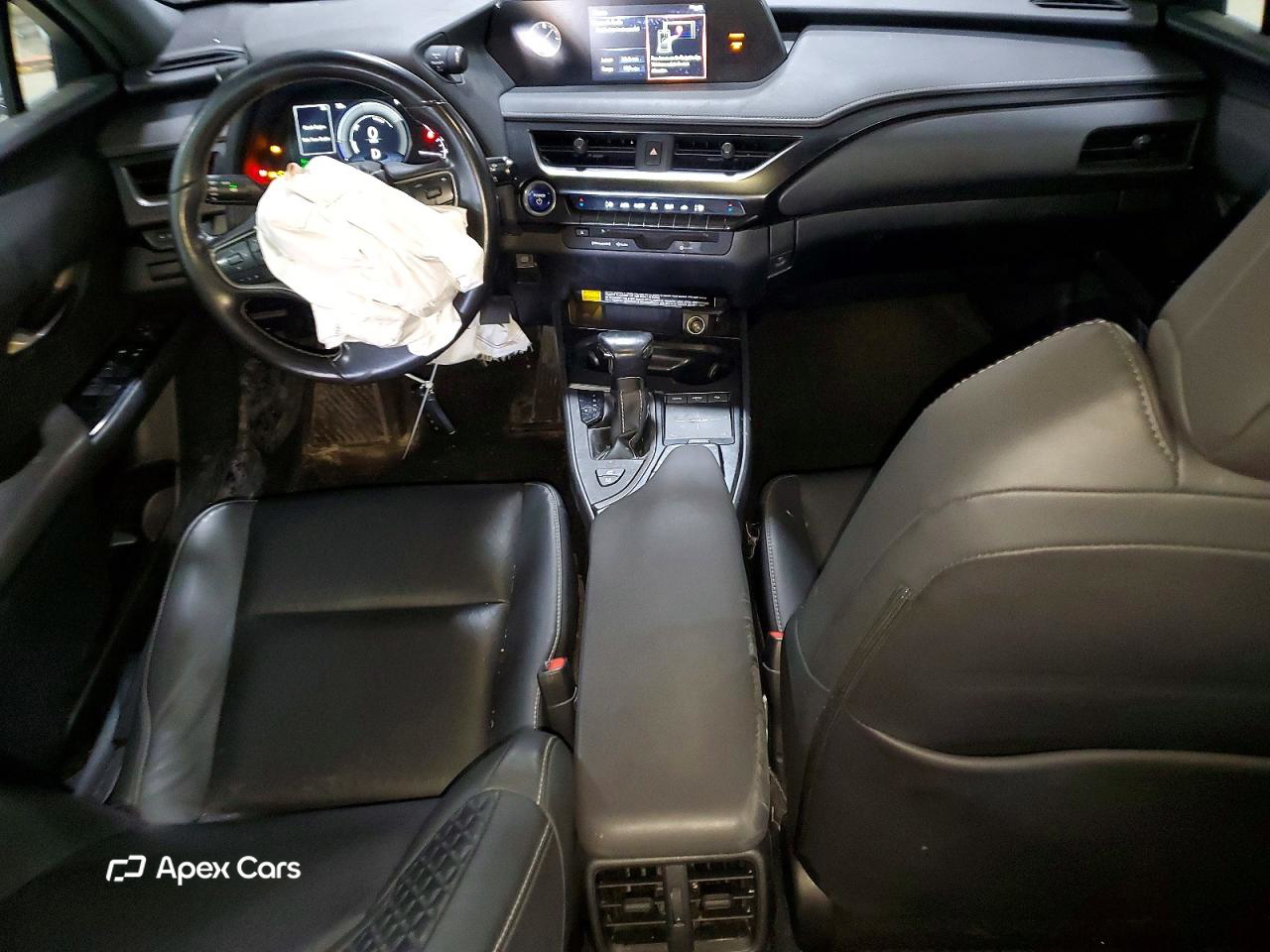 Lexus UX 2021