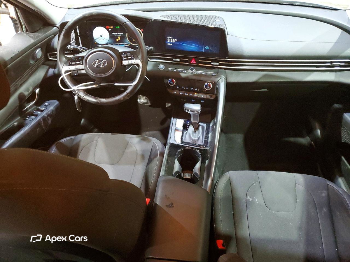 Hyundai Elantra 2023