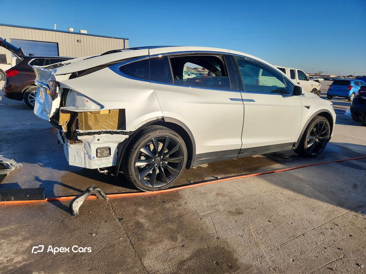 Tesla Model X 2019