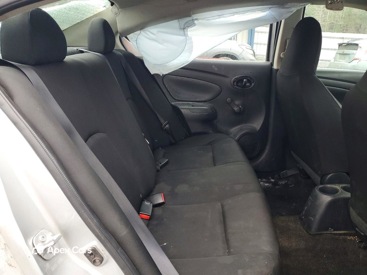 Nissan Versa 2016