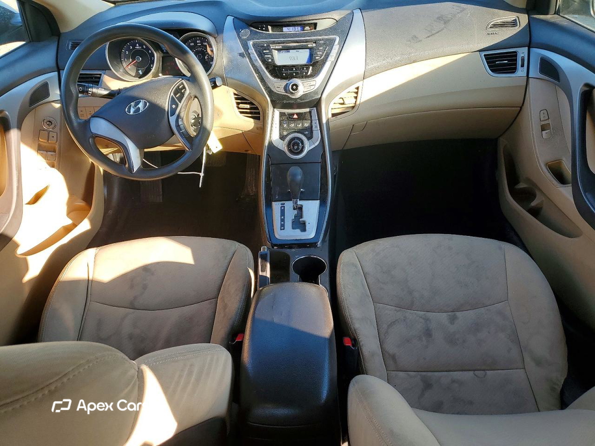 Hyundai Elantra 2012