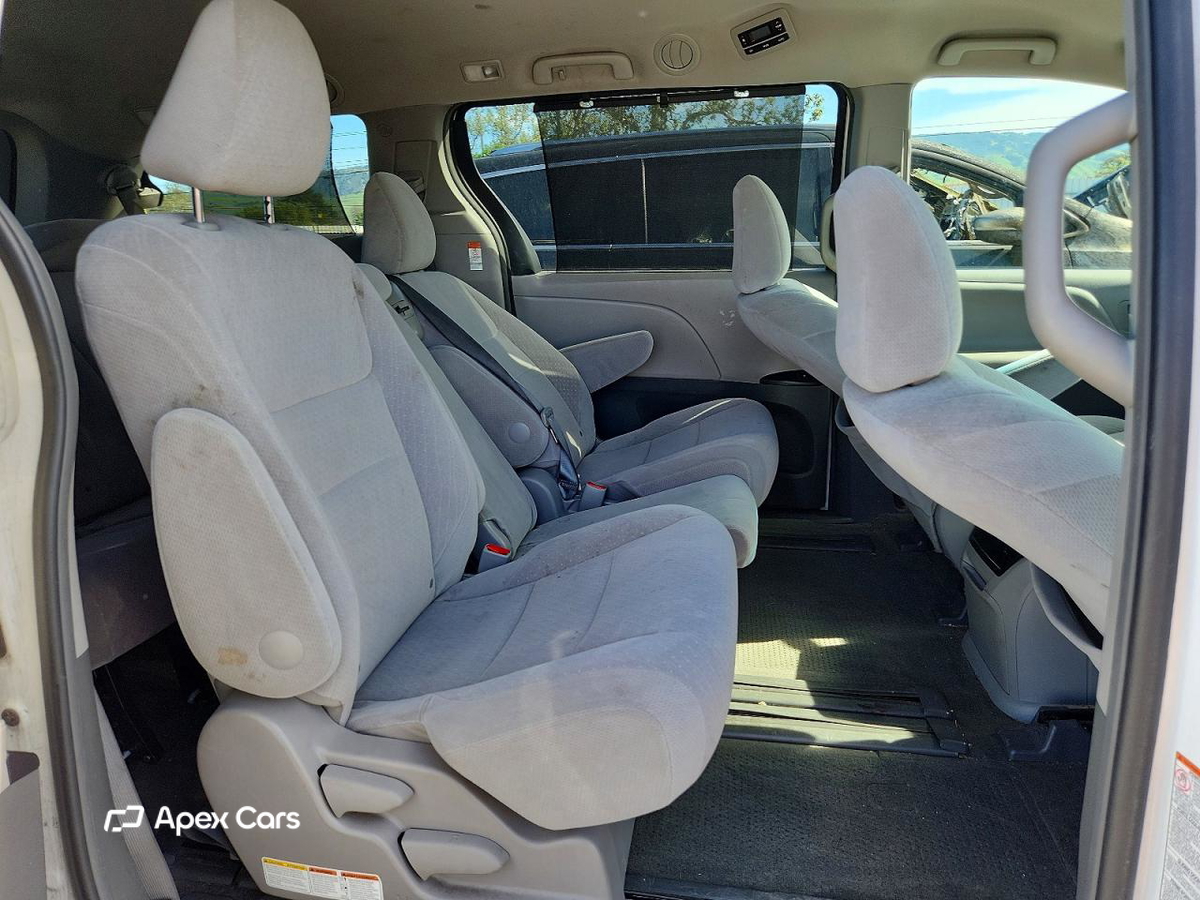 Toyota Sienna 2015