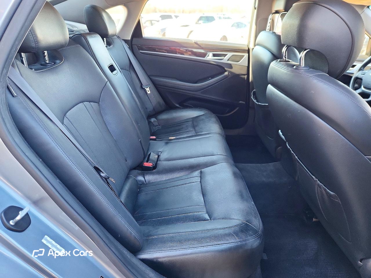 Hyundai Genesis 2015