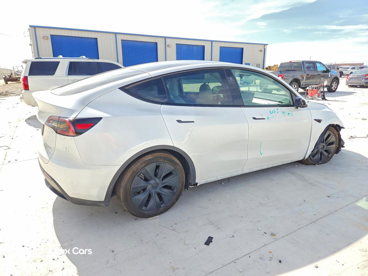 Tesla Model Y 2025