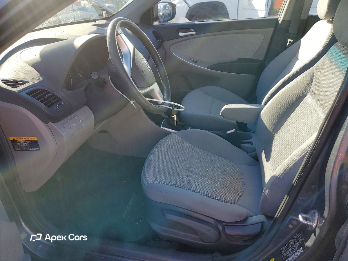 Hyundai Accent 2012