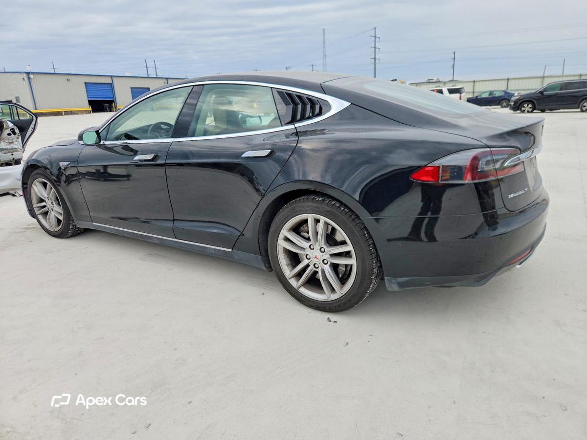 Tesla Model S 2015