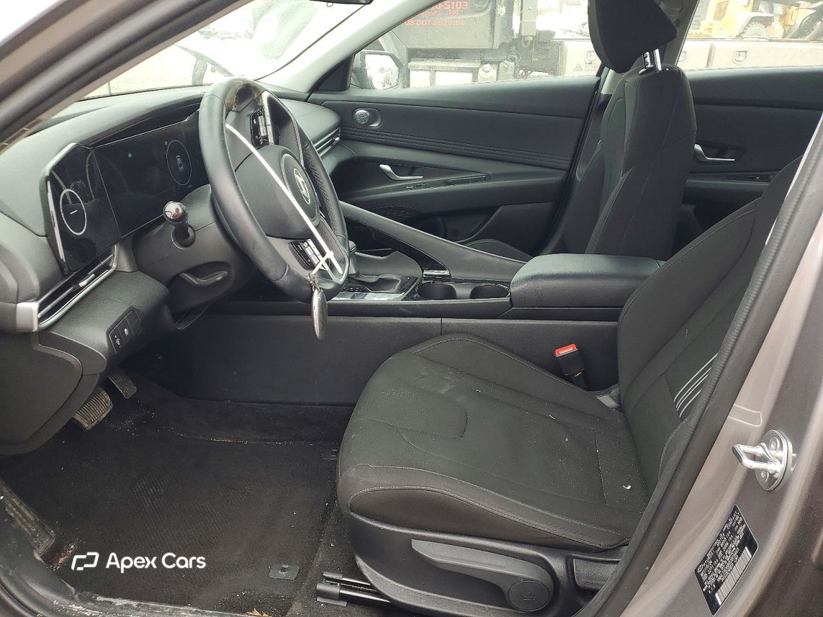 Hyundai Elantra 2024