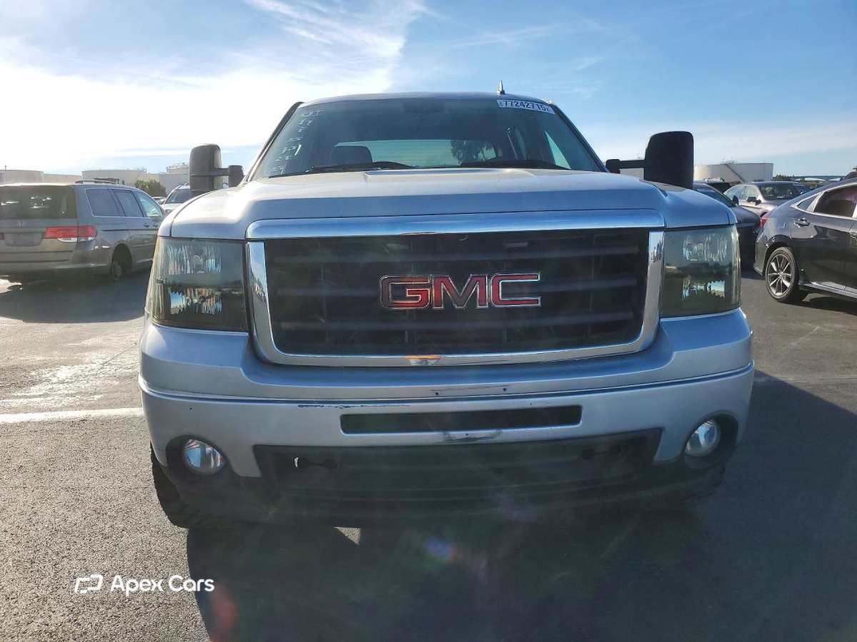 GMC Sierra 2010