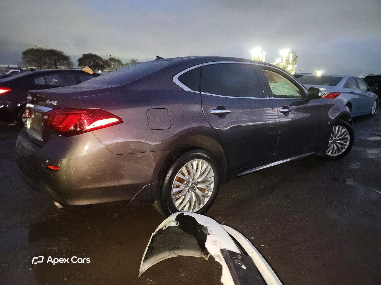 Infiniti Q70 2015