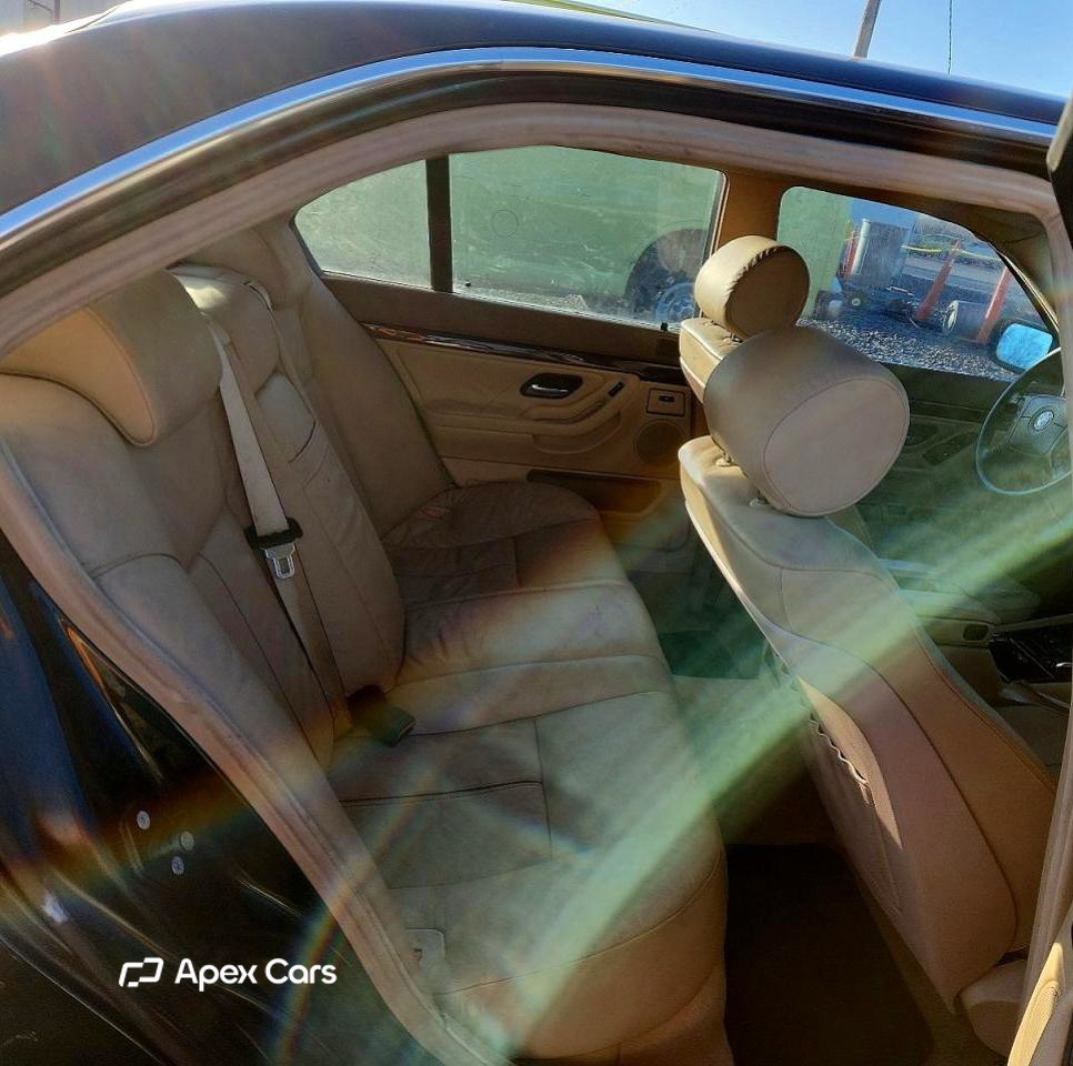 BMW Series 7 2001
