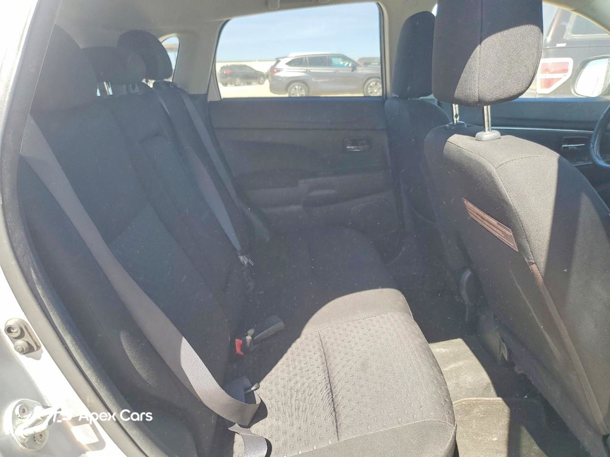 Mitsubishi Outlander 2011