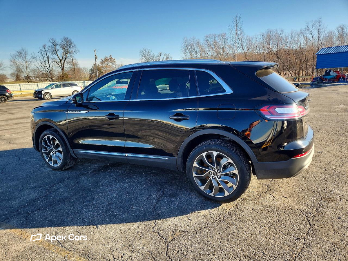 Lincoln Nautilus 2021