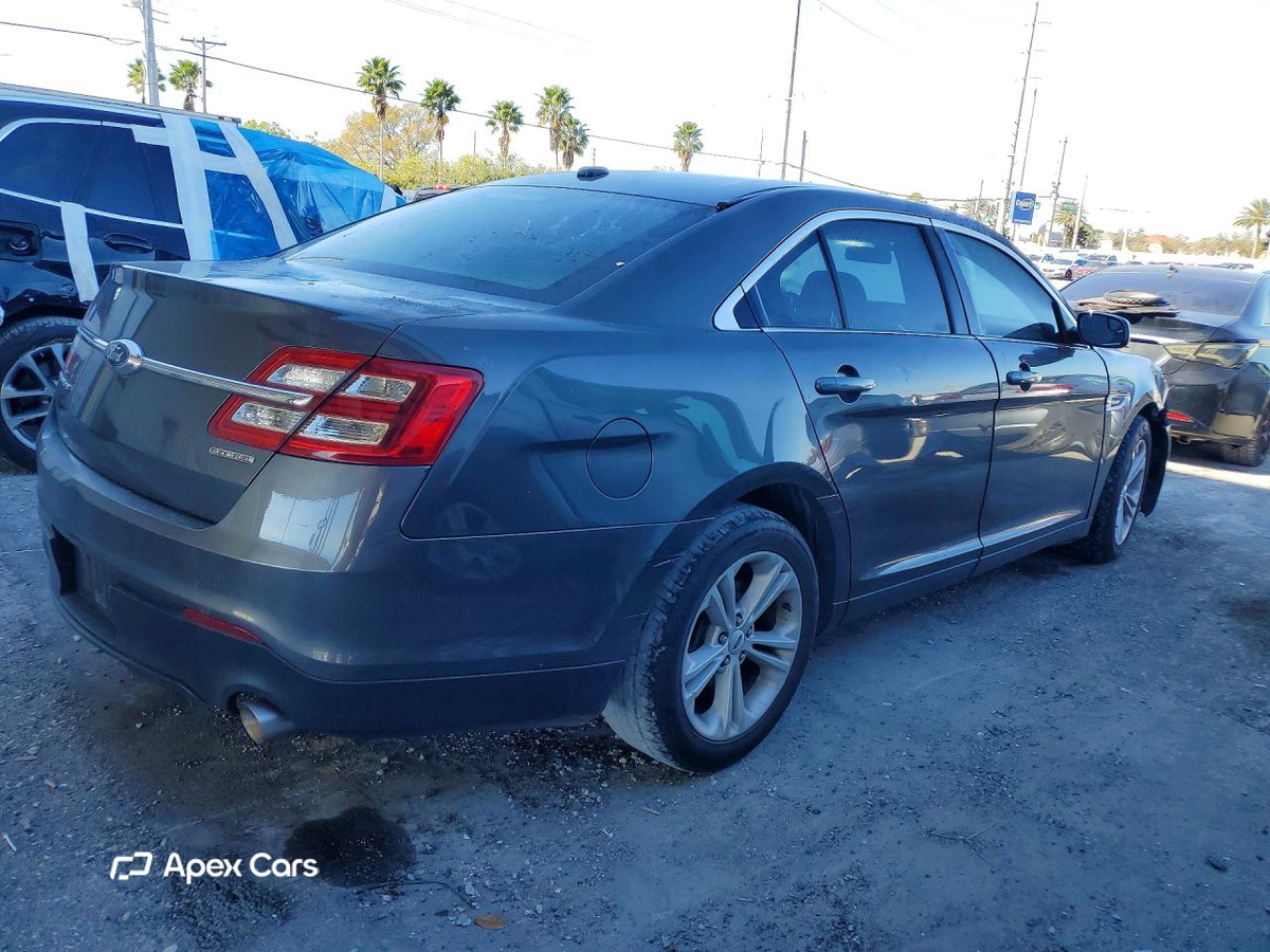 Ford Taurus 2015