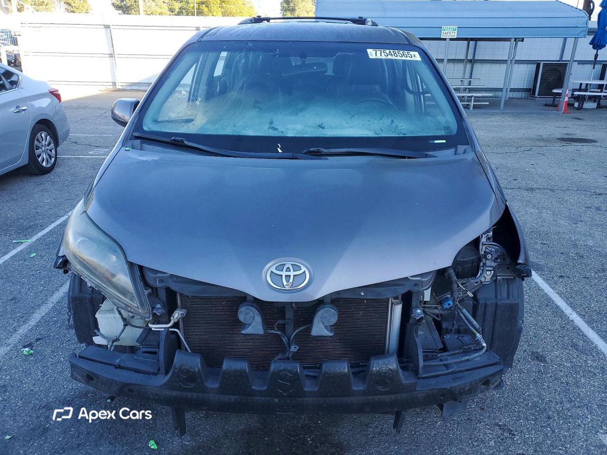 Toyota Sienna 2015