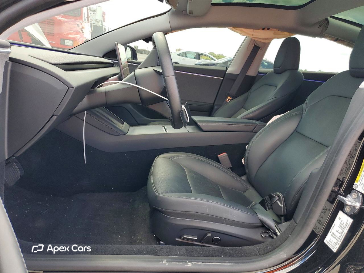 Tesla Model 3 2024