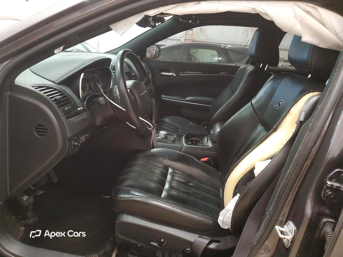 Chrysler 300 2021