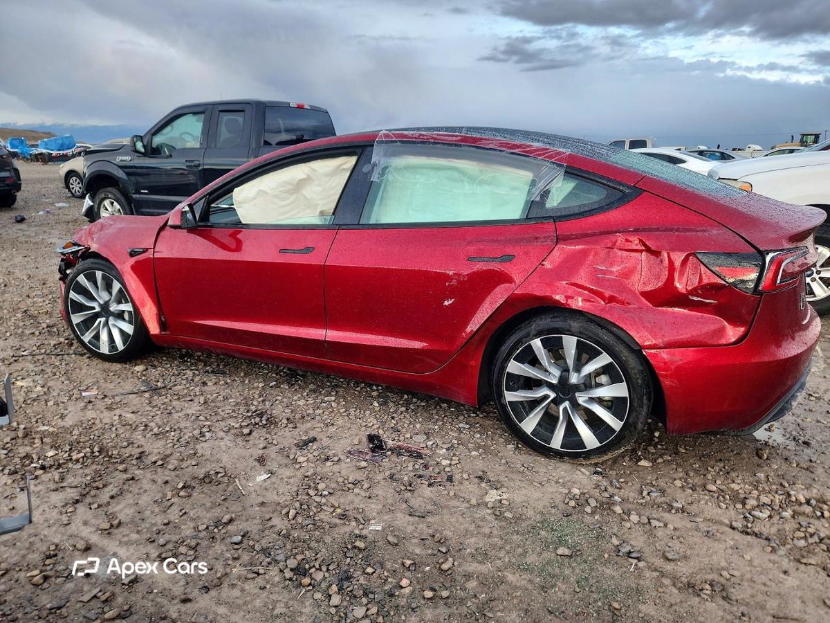 Tesla Model 3 2024