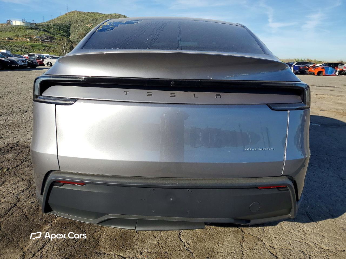 Tesla Model Y 2026