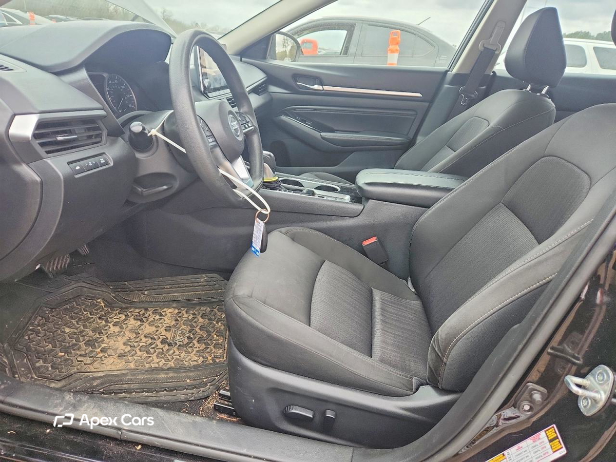 Nissan Altima 2021