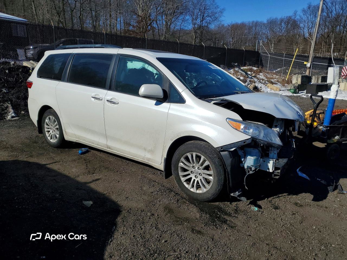 Toyota Sienna 2016