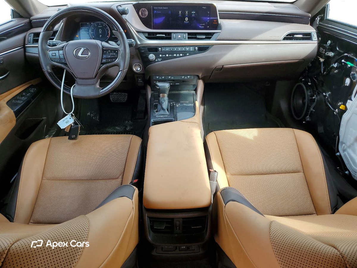 Lexus ES 2021