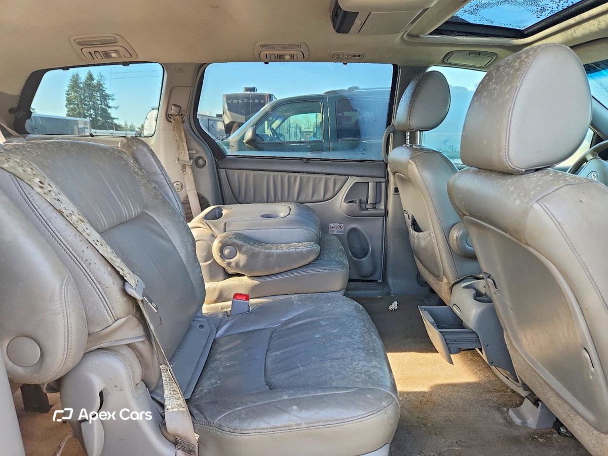 Toyota Sienna 2010