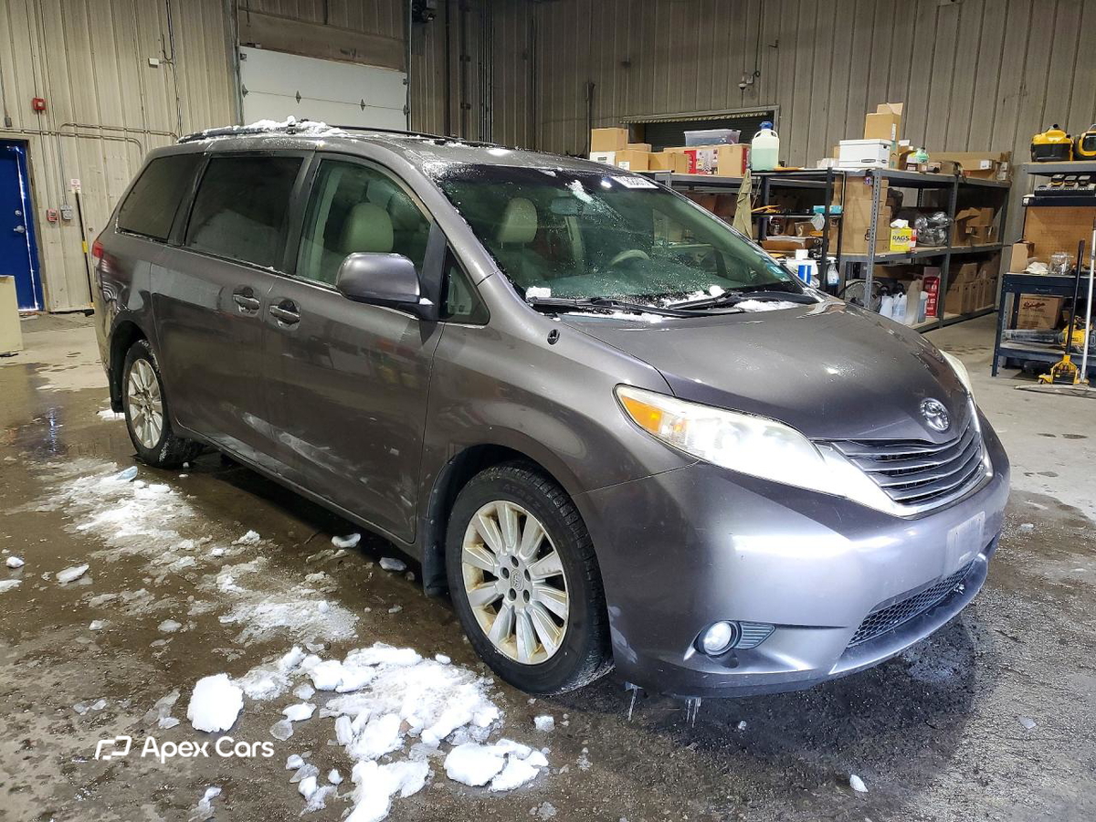 Toyota Sienna 2011
