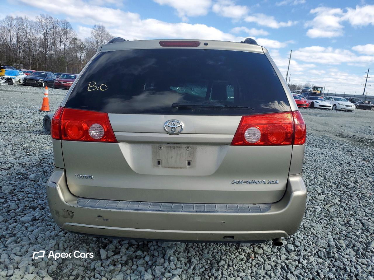 Toyota Sienna 2010