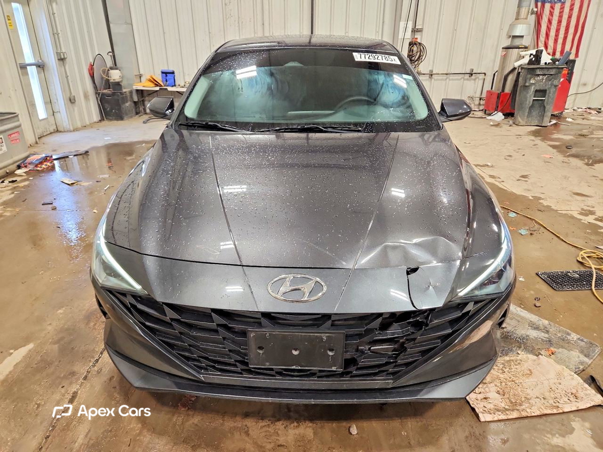 Hyundai Elantra 2021