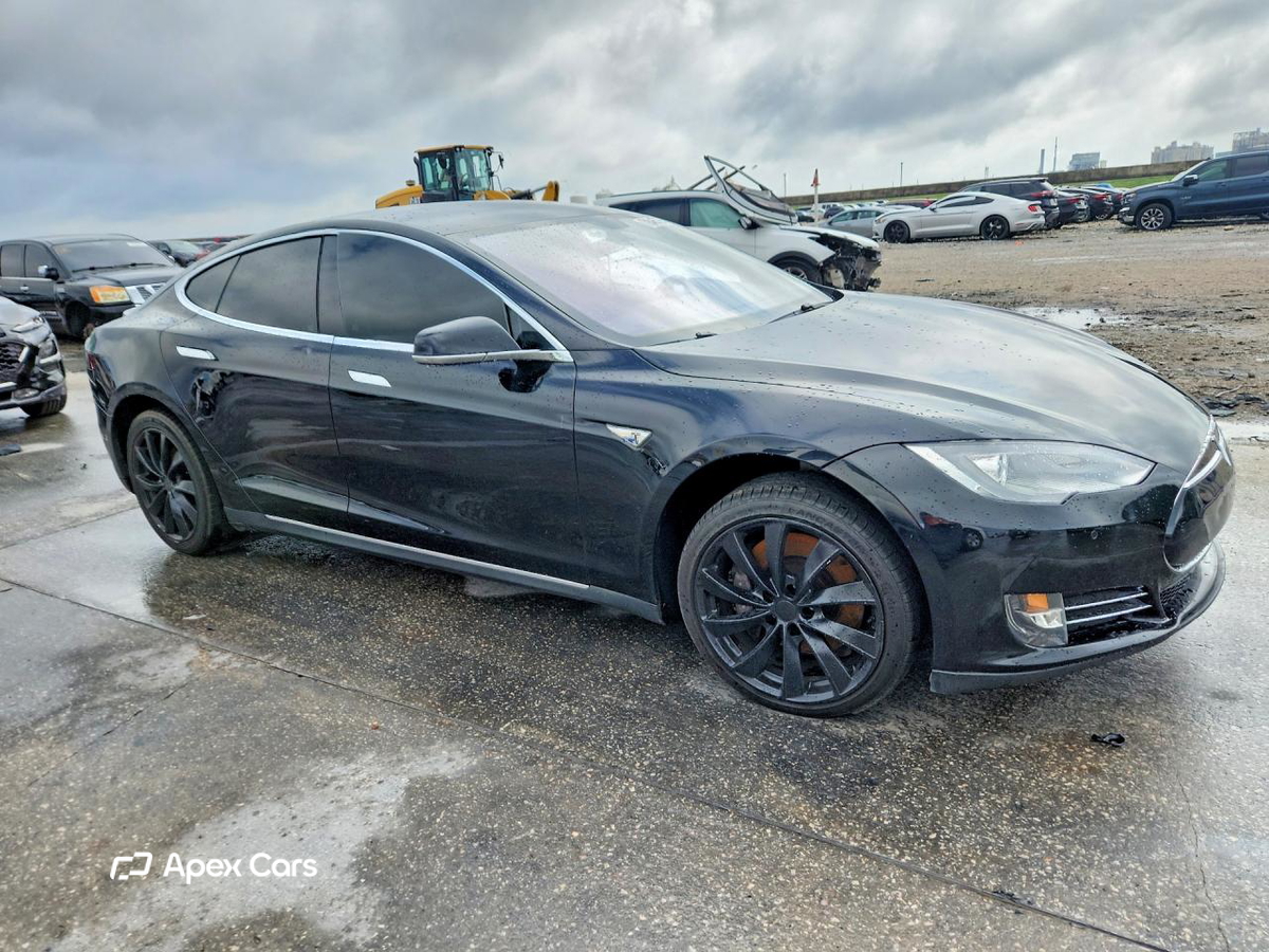 Tesla Model S 2014