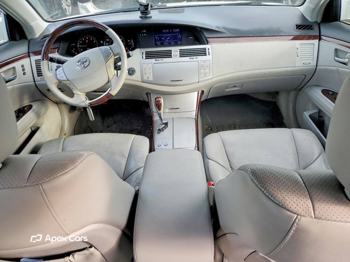 Toyota Avalon 2010