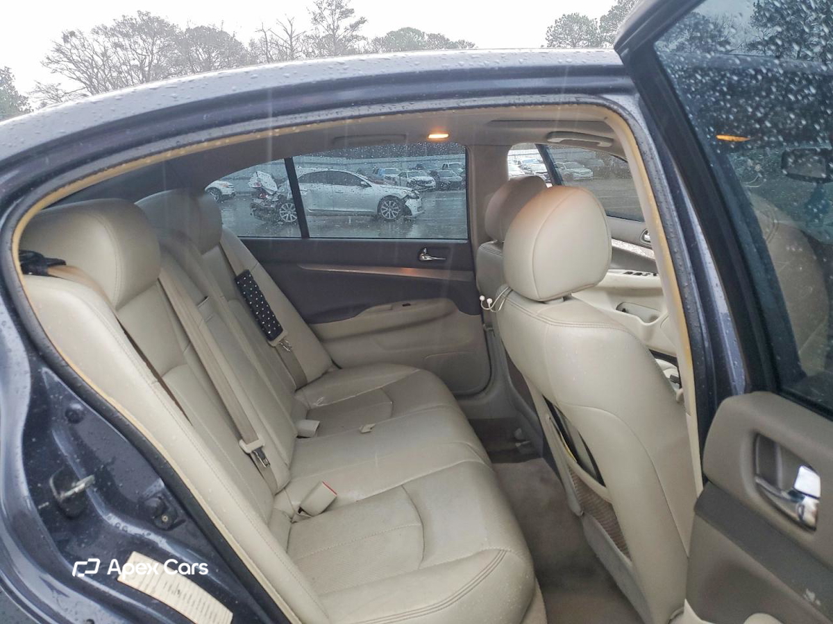 Infiniti G 2012