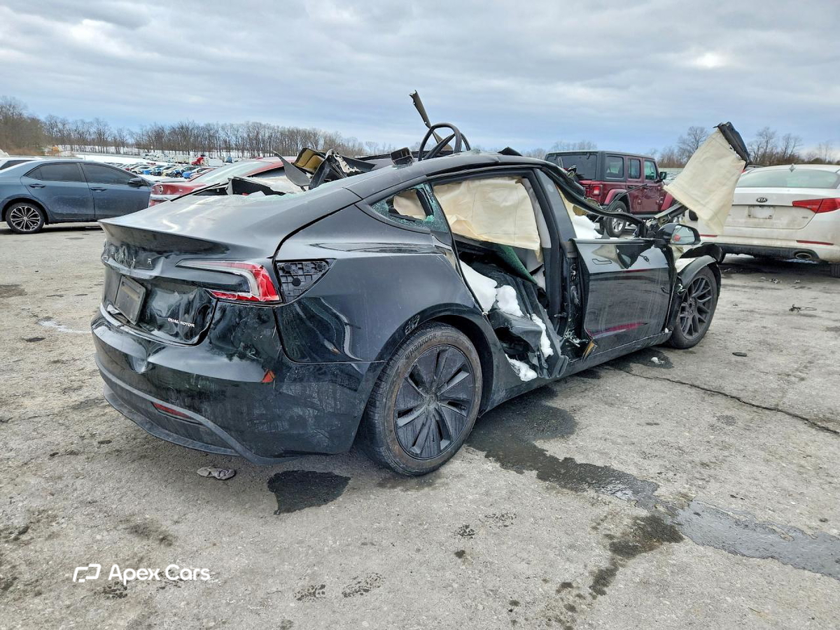 Tesla Model 3 2024