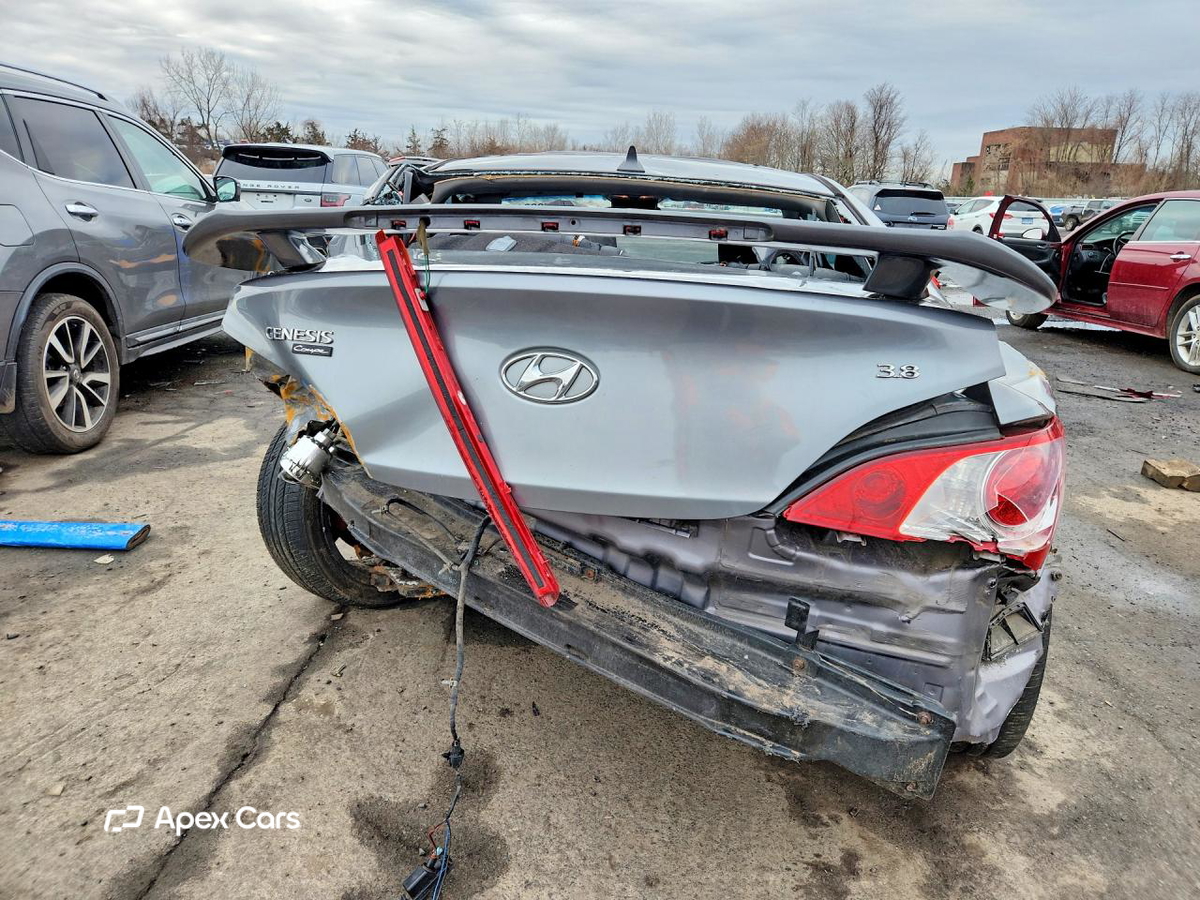 Hyundai Genesis 2010