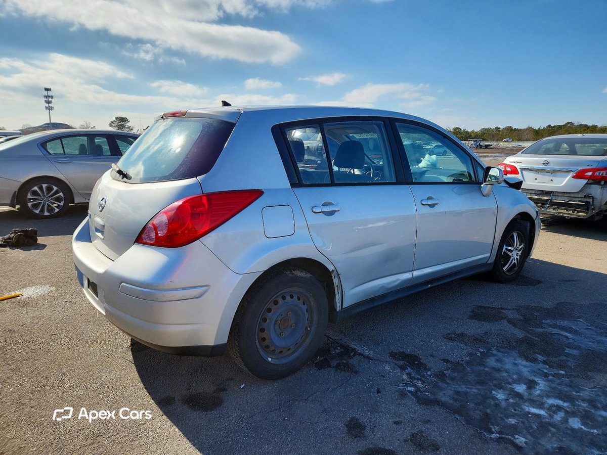 Nissan Versa 2012