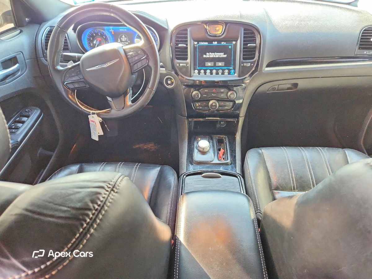 Chrysler 300 2022