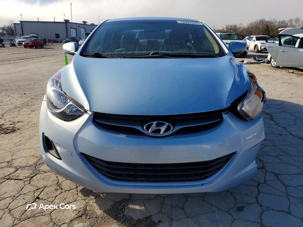 Hyundai Elantra 2012