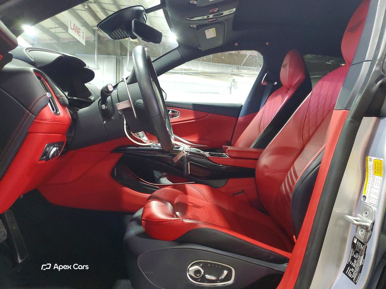 Aston Martin DBX 2023