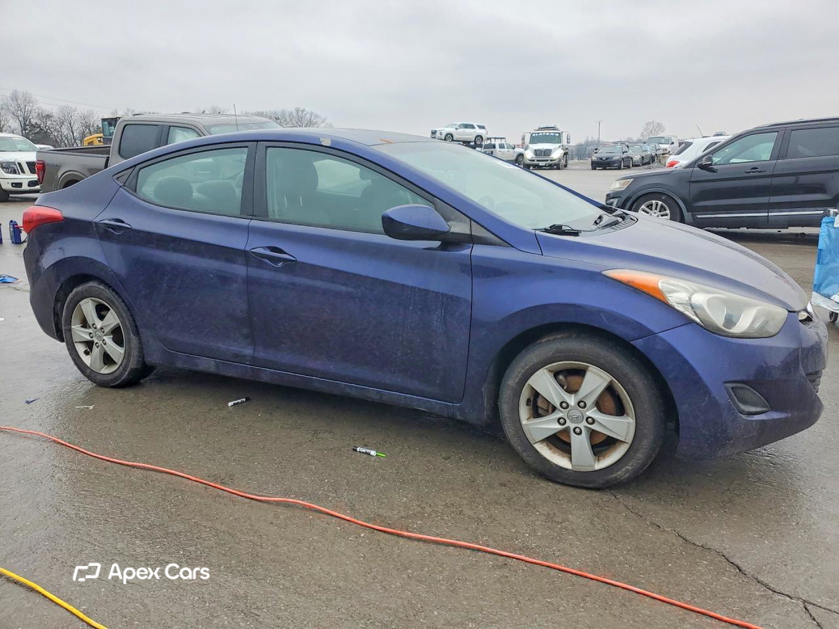 Hyundai Elantra 2012