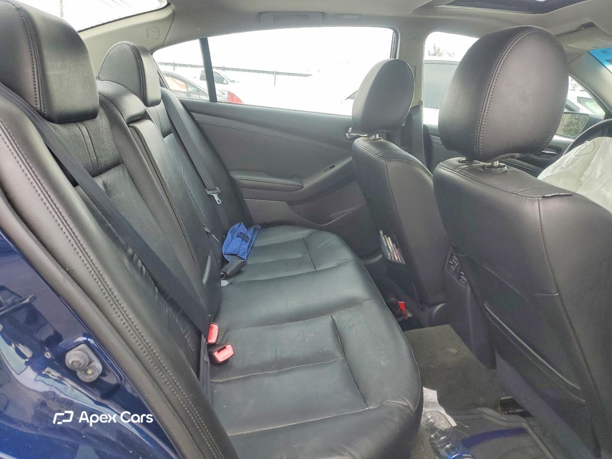 Nissan Altima 2012