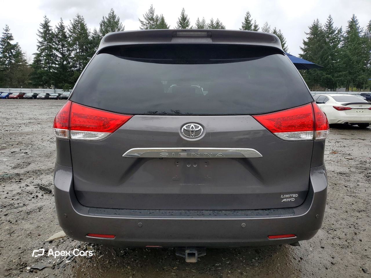Toyota Sienna 2014