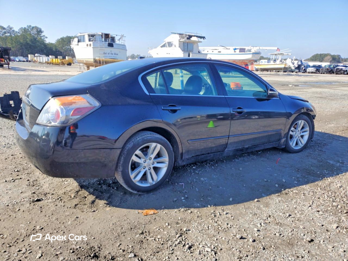 Nissan Altima 2011