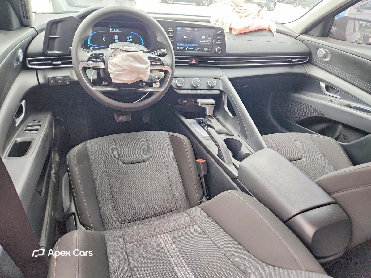 Hyundai Elantra 2025