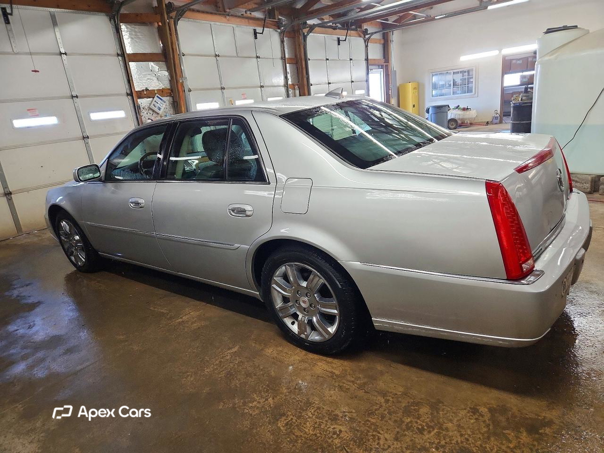 Cadillac DTS 2011