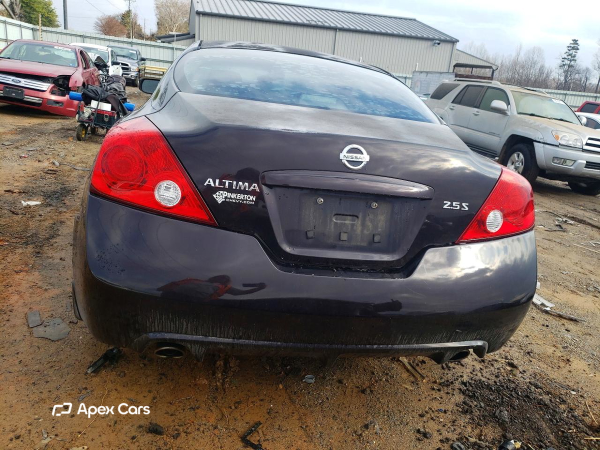 Nissan Altima 2010