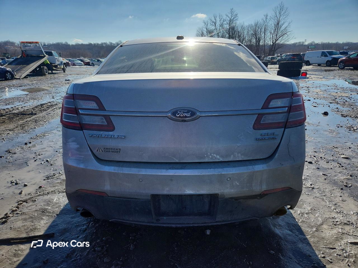 Ford Taurus 2015