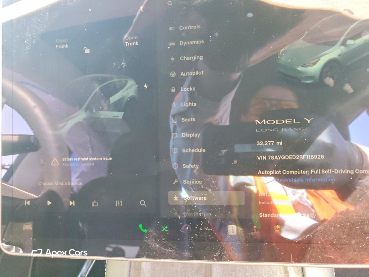 Tesla Model Y 2024