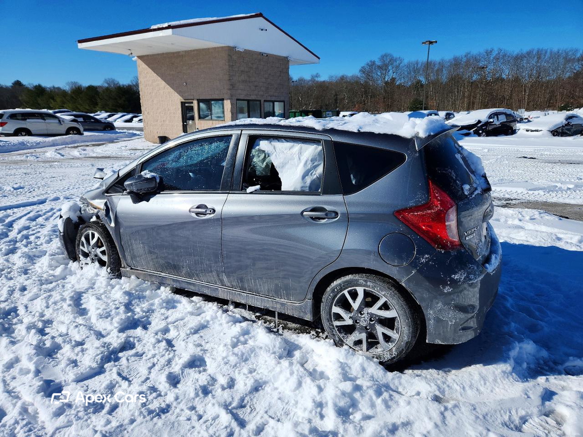Nissan Versa 2016